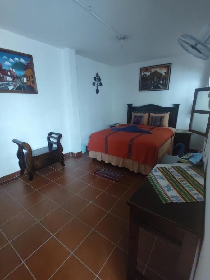 Francisco'S Rest House Hotel Antigua Eksteriør bilde