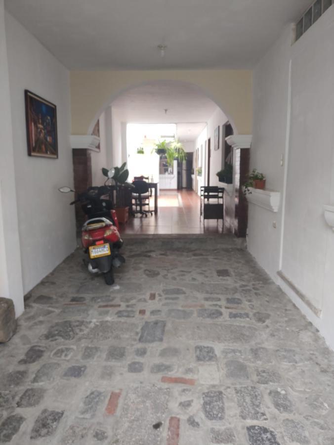 Francisco'S Rest House Hotel Antigua Eksteriør bilde