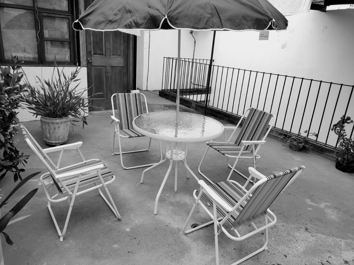 Francisco'S Rest House Hotel Antigua Eksteriør bilde